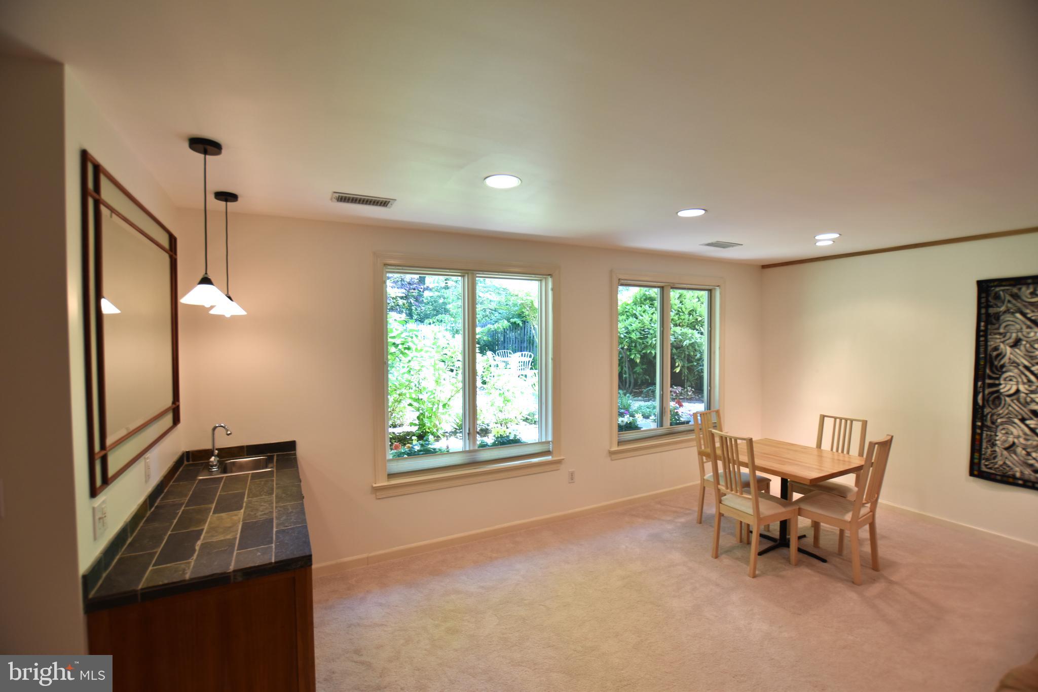 5609 Greentree Road Bethesda, MD 20817 - Photo 21 of 30 Gallery Image 21
