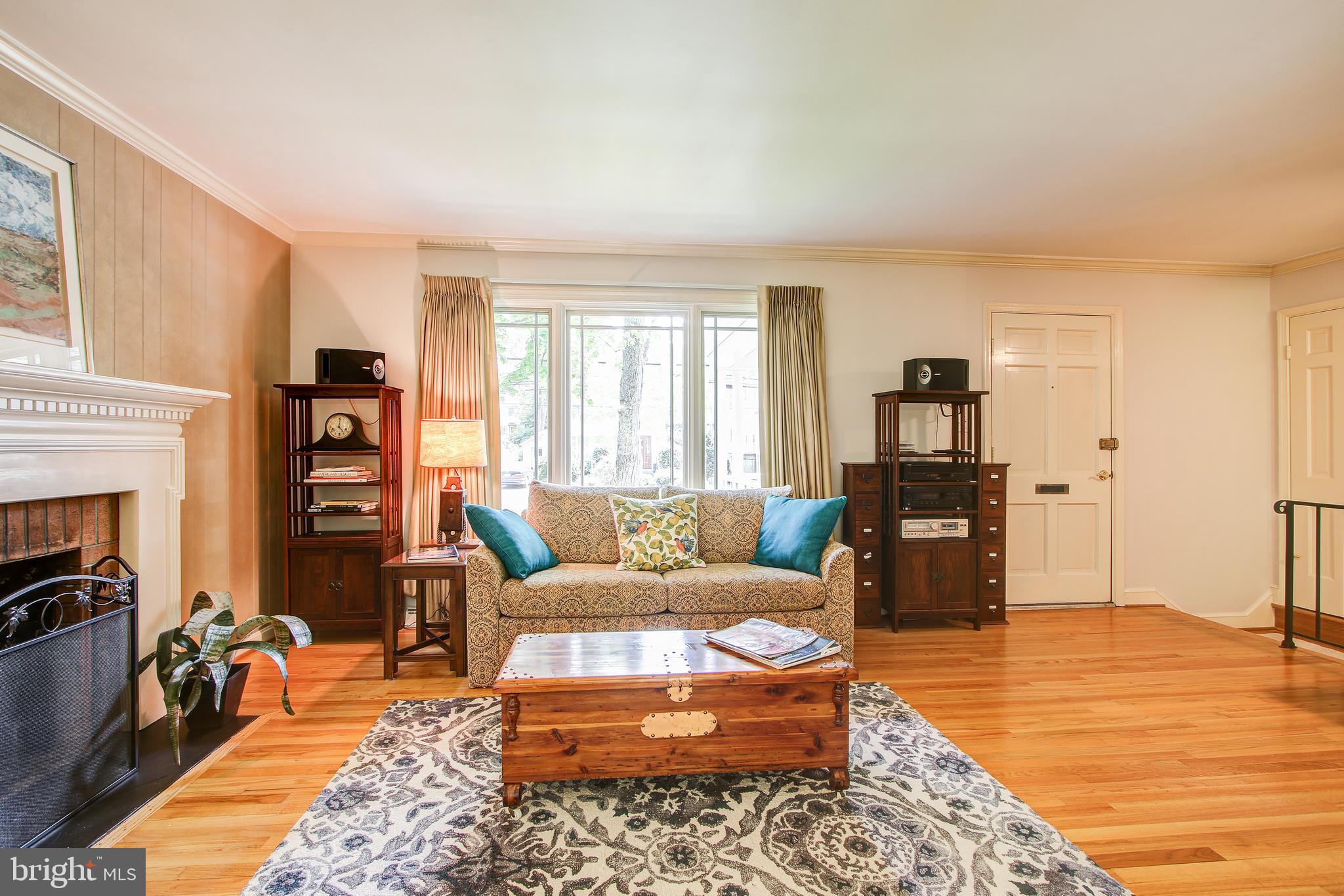 5609 Greentree Road Bethesda, MD 20817 - Photo 5 of 30 Living room