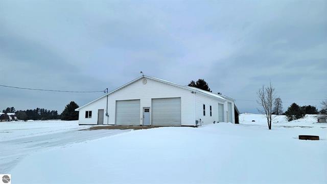 8573 30 1/2 Road Cadillac, MI 49601 - Photo 5 of 64 1896904-4