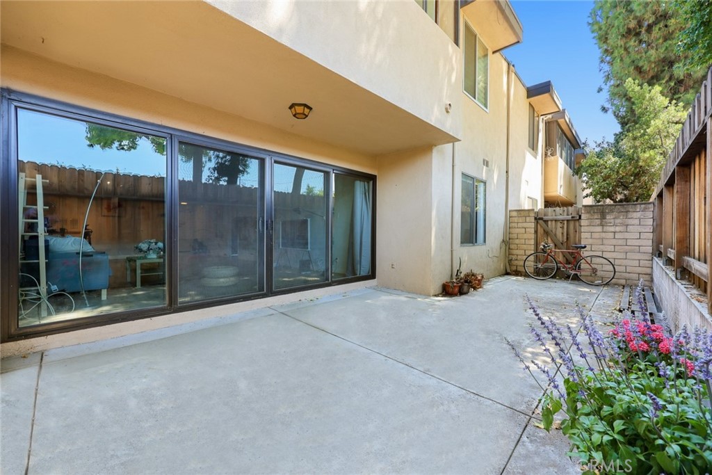540 Fairview Avenue, Unit 27 Arcadia, CA 91007 - Photo 28 of 40 a entryway view with glass door