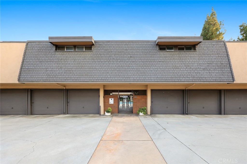 540 Fairview Avenue, Unit 27 Arcadia, CA 91007 - Photo 4 of 40 a front view of a building