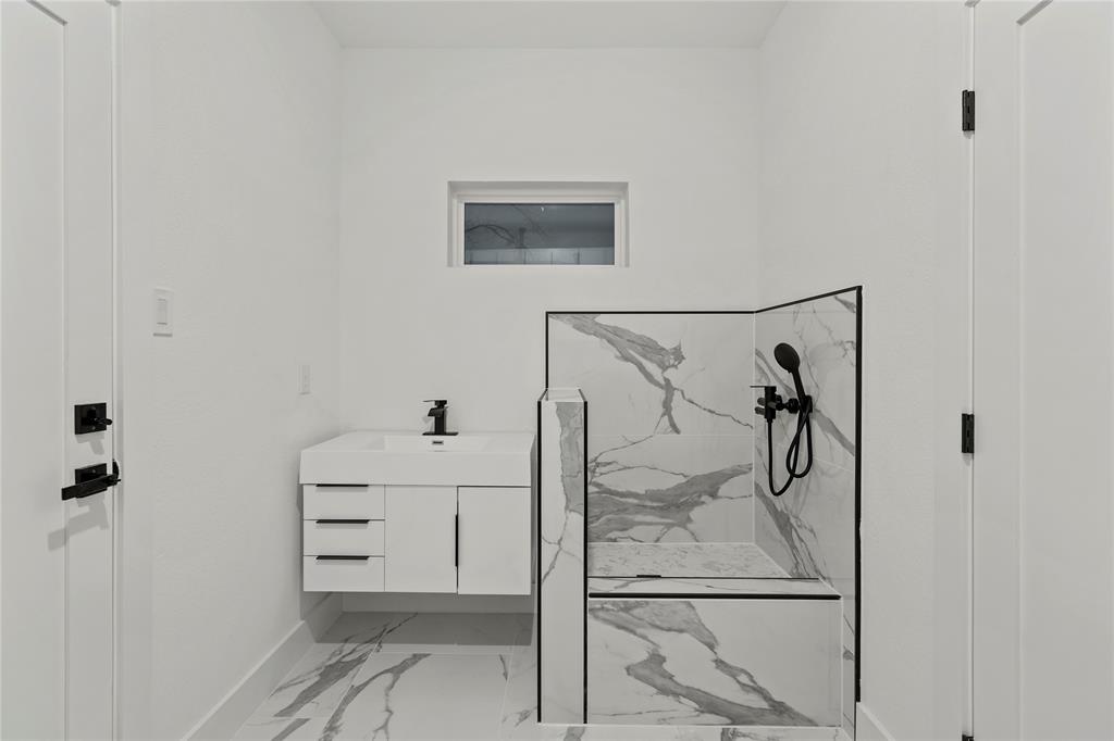 923 Walkway Street Dallas, TX 75212 - Photo 6 of 33