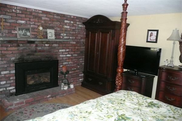 32 Alden Road Holliston, MA 01746 - Photo 20 of 30 Gallery Image 20
