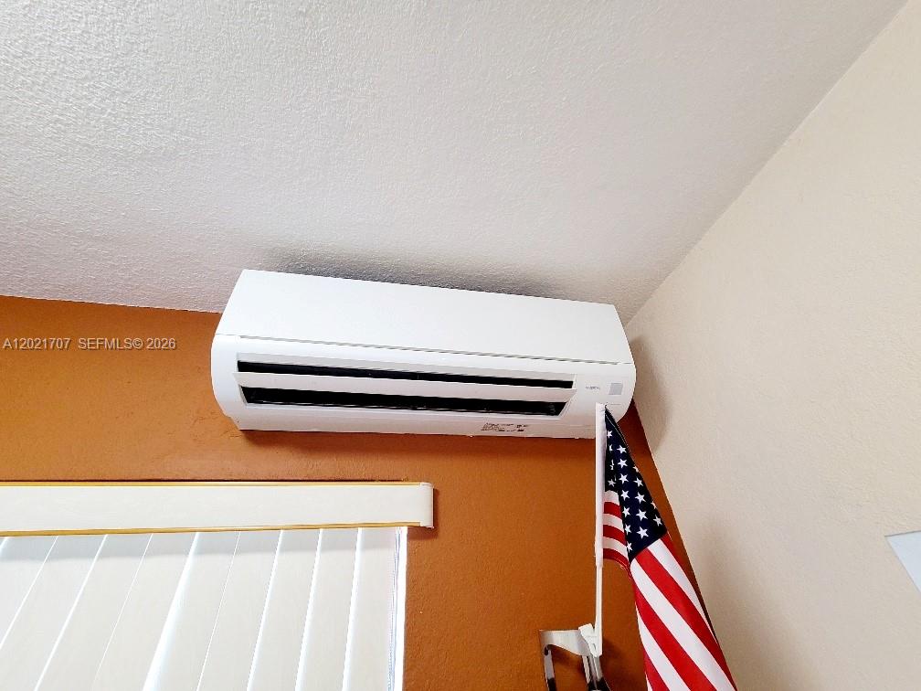 322 Harding Street, Unit B101 Hollywood, FL 33019 - Photo 12 of 25 Brand new AC