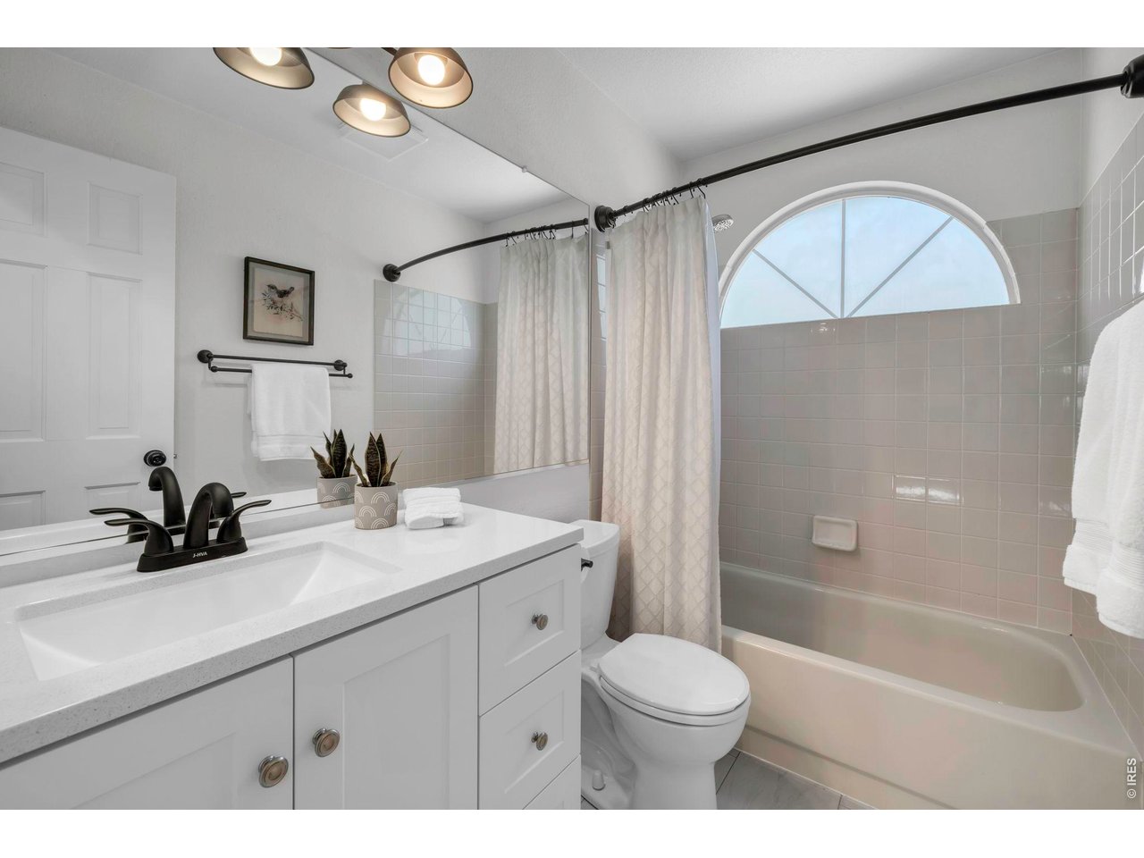 1517 Ridgeview Drive Louisville, CO 80027 - Photo 25 of 50 Bathroom 2