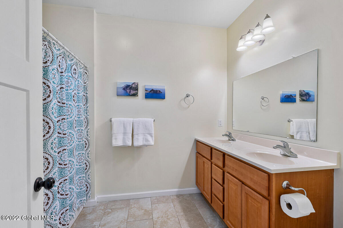 466 Russell Road Albany, NY 12203 - Photo 27 of 45 466 Russell Road Albany NY 033 MLS