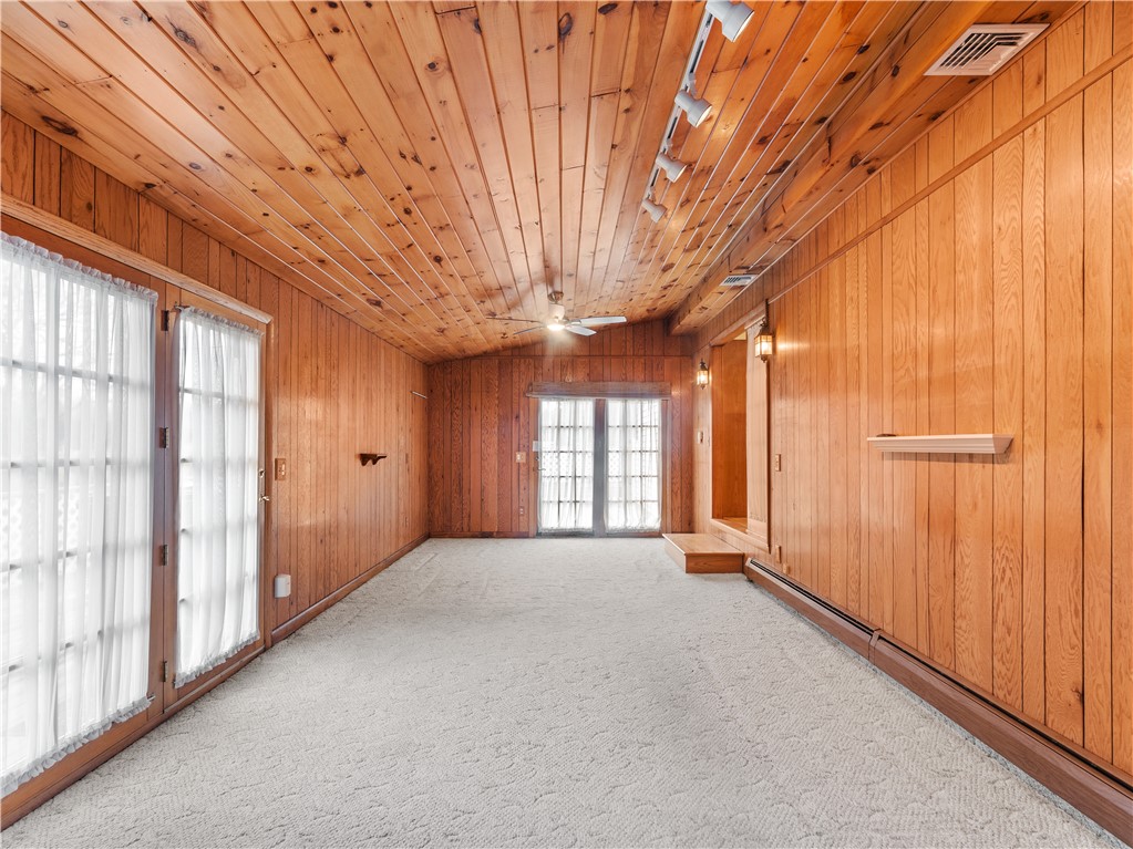 46 Ridgeway Drive Warren, RI 02885 - Photo 11 of 22 Family room