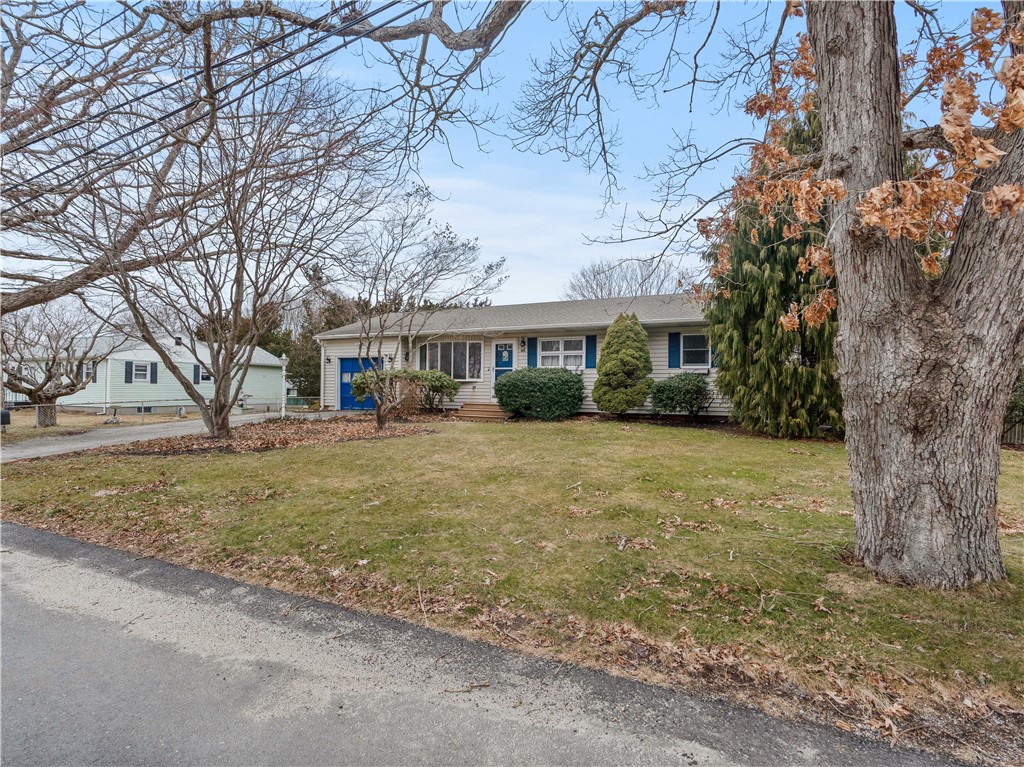 46 Ridgeway Drive Warren, RI 02885 - Photo 2 of 22 Gallery Image 2