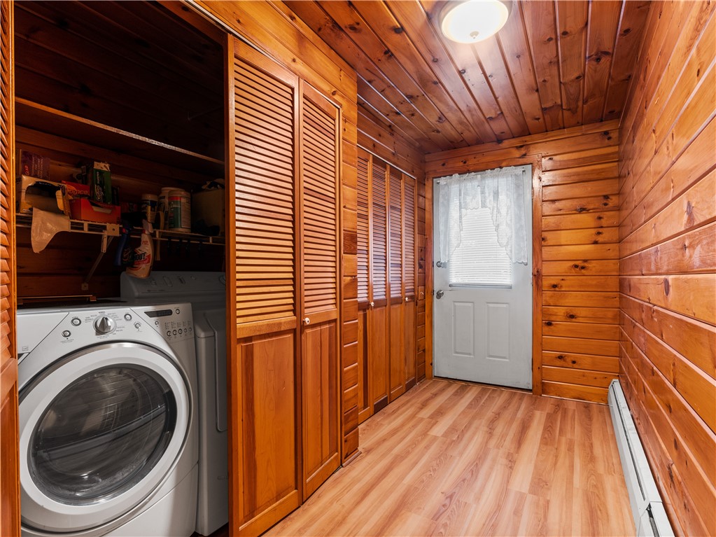46 Ridgeway Drive Warren, RI 02885 - Photo 9 of 22 Mud/ Laundry room