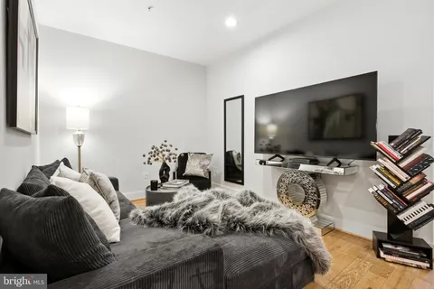 $852,000 | 1364 Newton Street Northwest, Unit 1, Washington, DC 20010