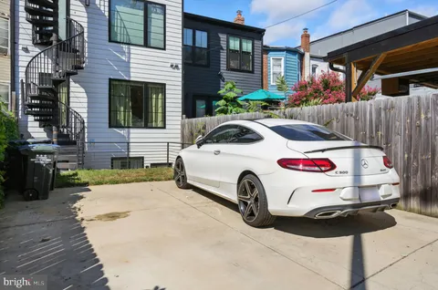 $852,000 | 1364 Newton Street Northwest, Unit 1, Washington, DC 20010