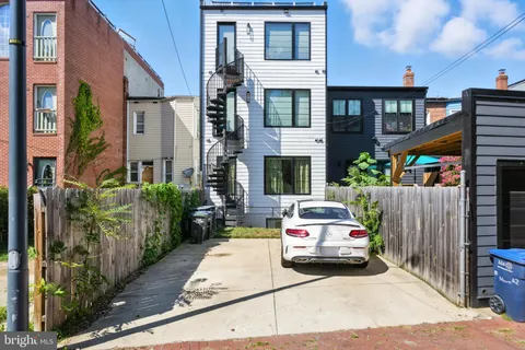 $852,000 | 1364 Newton Street Northwest, Unit 1, Washington, DC 20010