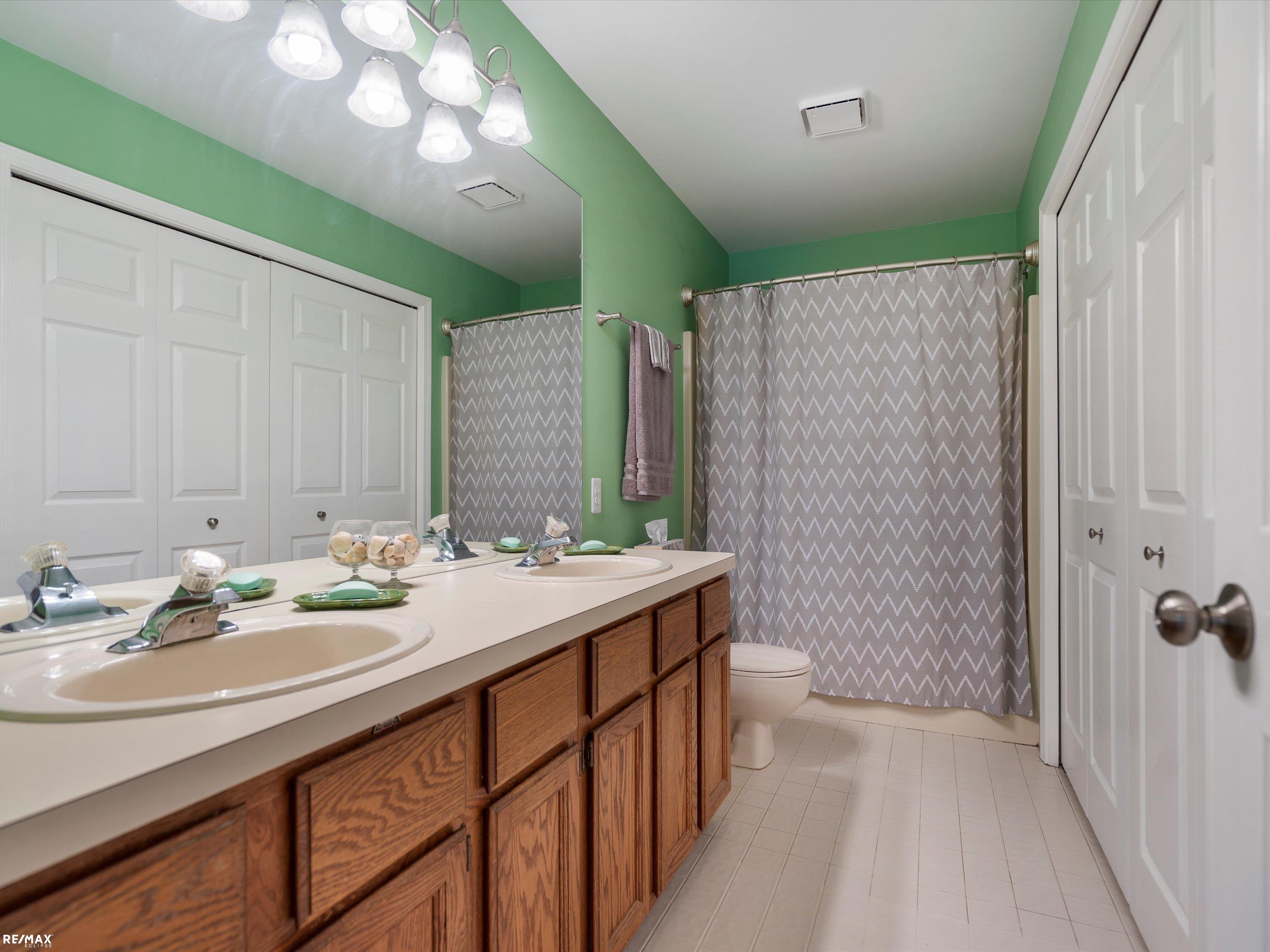 1275 Thames Court Rochester Hills, MI 48307 - Photo 35 of 43