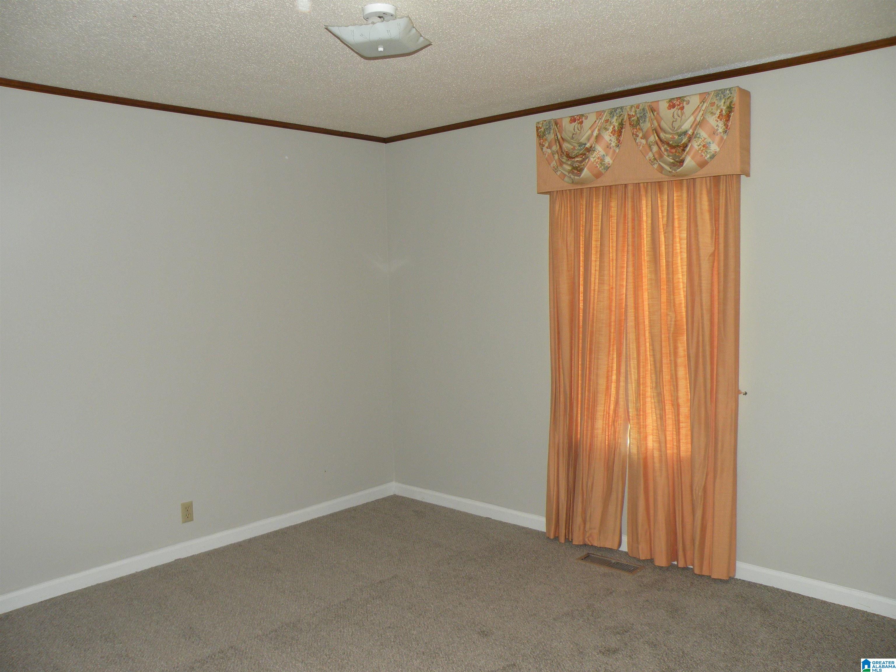 34 Forest Glen Road Sylacauga, AL 35150 - Photo 15 of 32