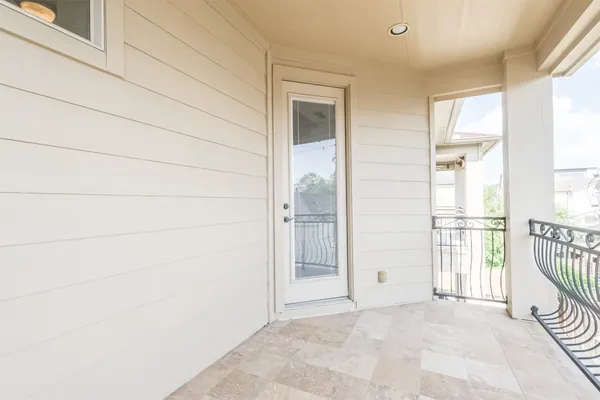 $5,500 | 407 West Bell Street, Houston, TX 77019