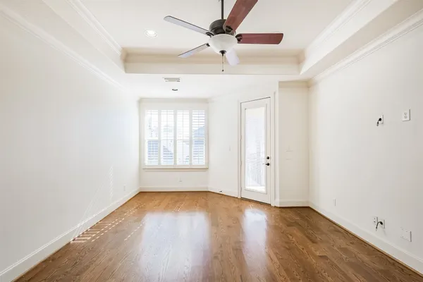 $5,500 | 407 West Bell Street, Houston, TX 77019