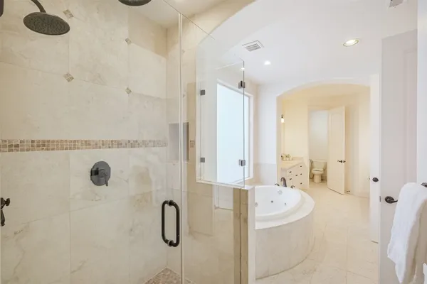 $5,500 | 407 West Bell Street, Houston, TX 77019