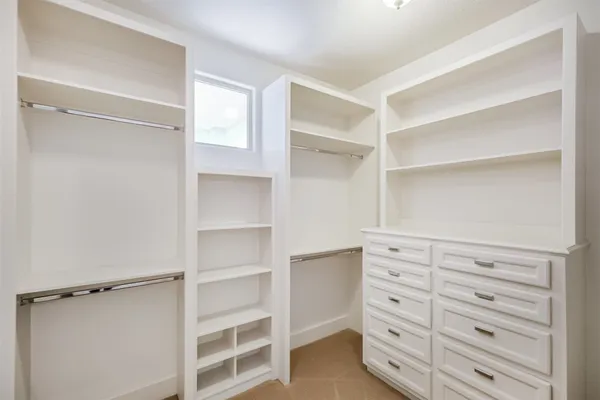 $5,500 | 407 West Bell Street, Houston, TX 77019