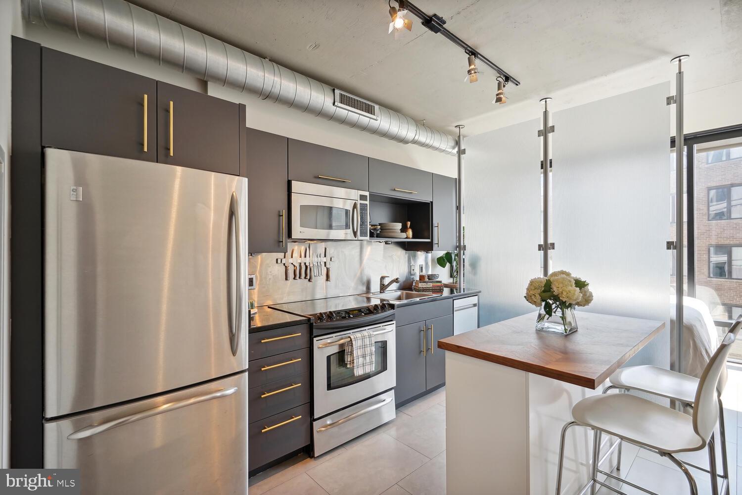 1133 14th Street Northwest, Unit 803 Washington, DC 20005 - Photo 4 of 21