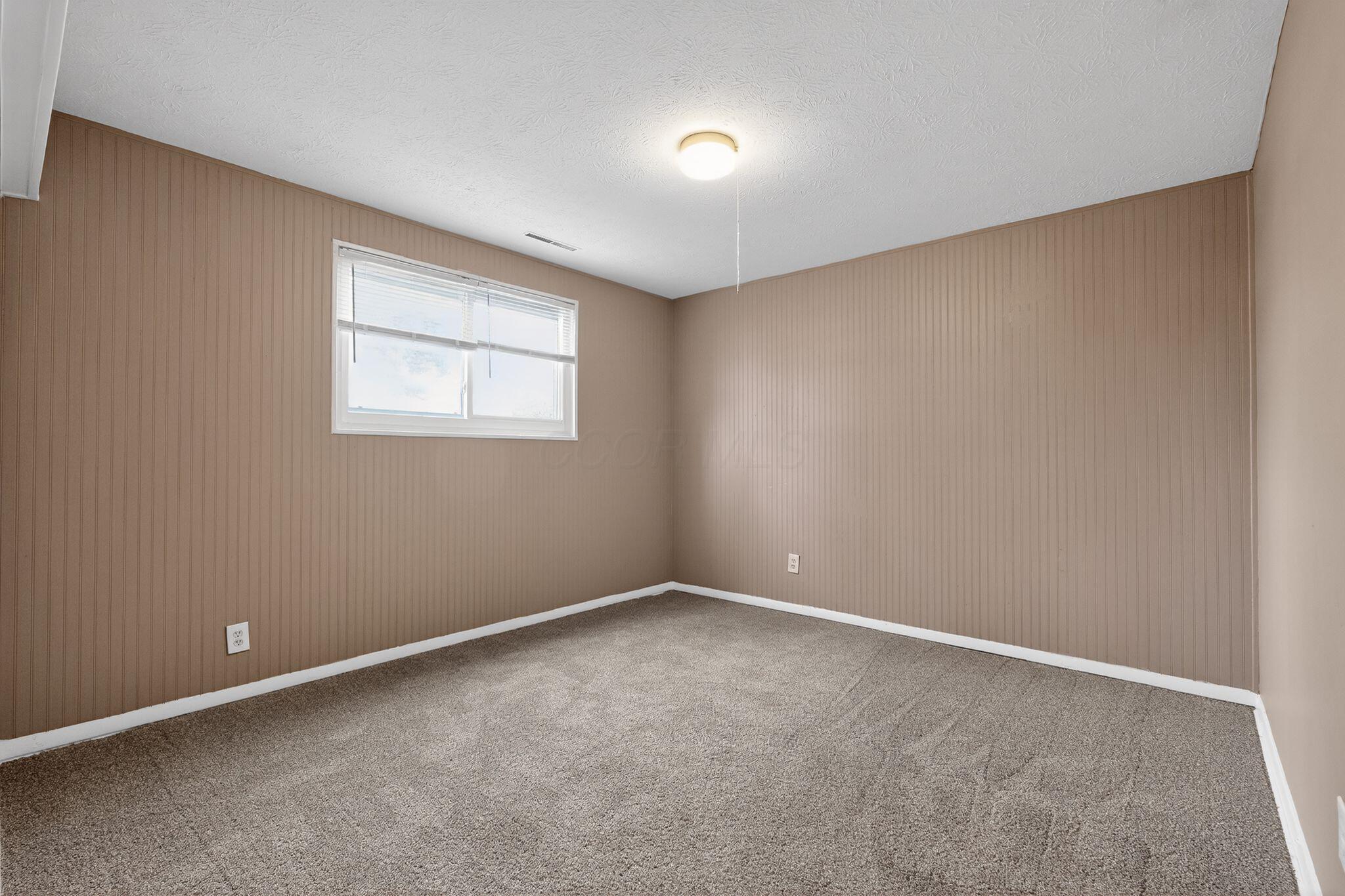 5145 Rutledge Drive South Columbus, OH 43232 - Photo 12 of 30 08_5145_Rutledge_Dr_S_Columbus_OH_43232-