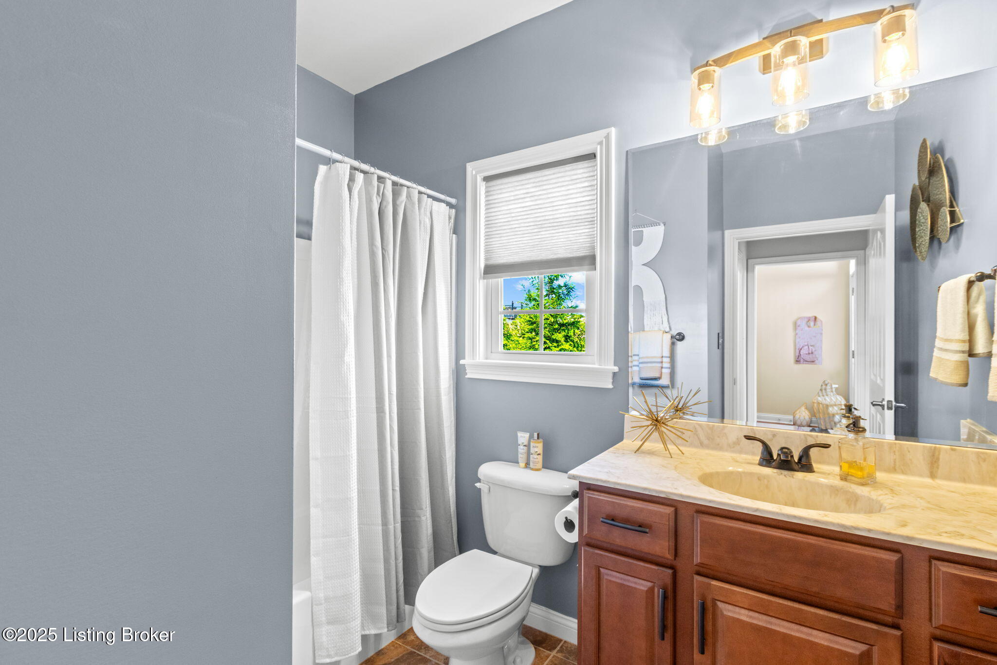 900 Ridge Point Drive Louisville, KY 40299 - Photo 9 of 45 8-web-or-mls-696A8373