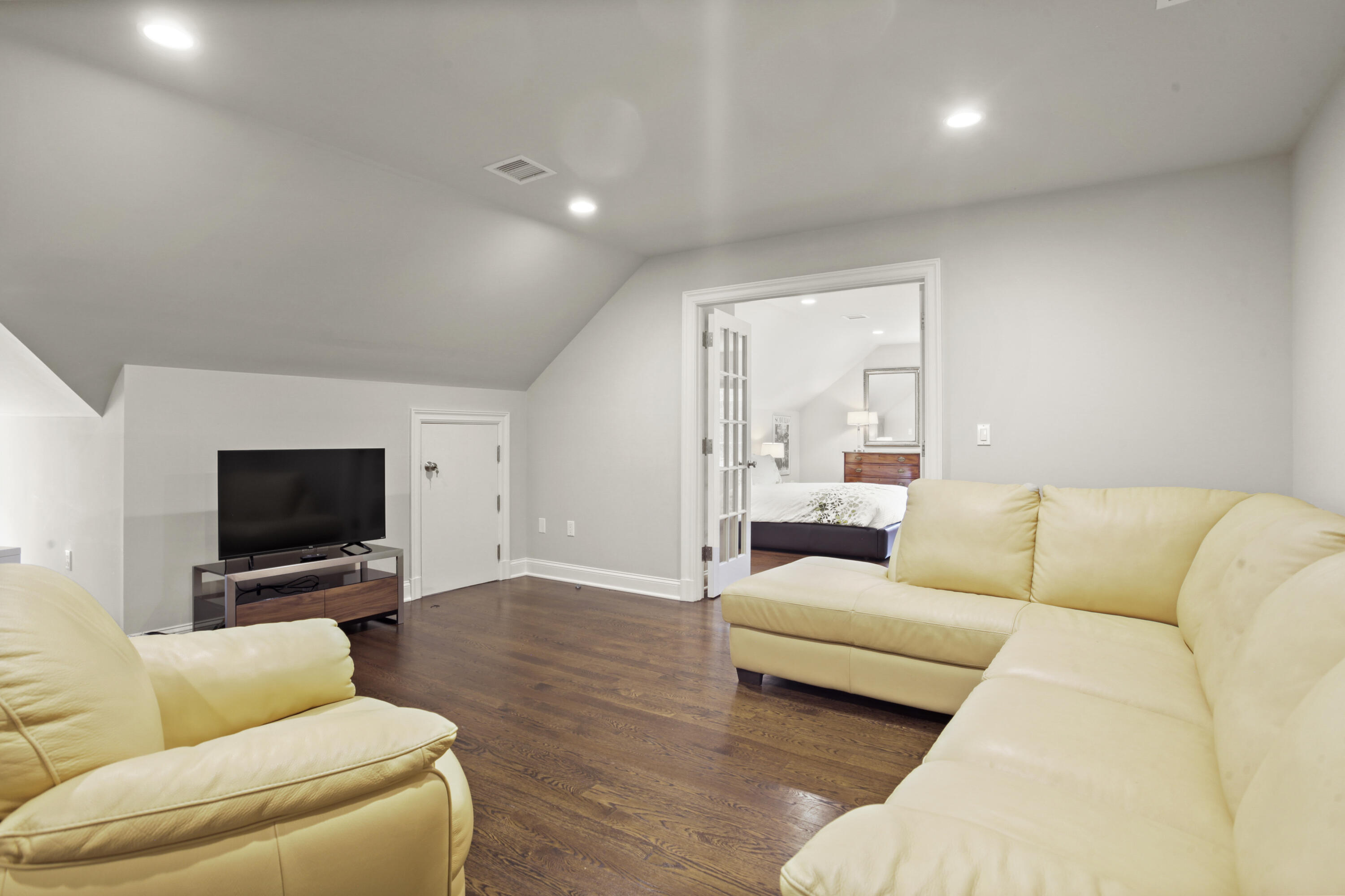 15 Hillsley Road Darien, CT 06820 - Photo 45 of 61 15 Hillsley Rd Darien CT 06820-print-072