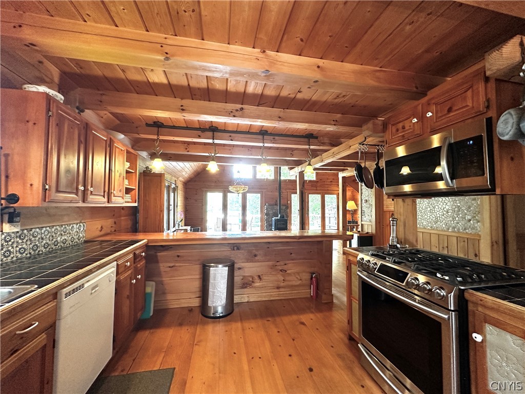 525 Petrie Road Webb, NY 13420 - Photo 8 of 20 Gallery Image 8