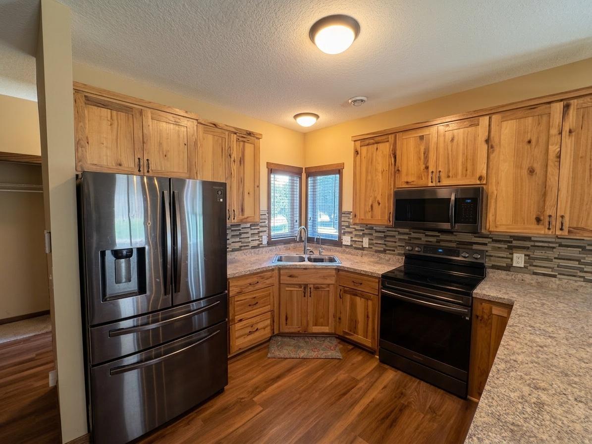 435 Maplewood Ct Isle Isle, MN 56342 - Photo 3 of 17
