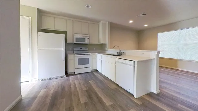 $1,200 | 304 Stubblefield Lane, Unit 304, Liberty Hill, TX 78642