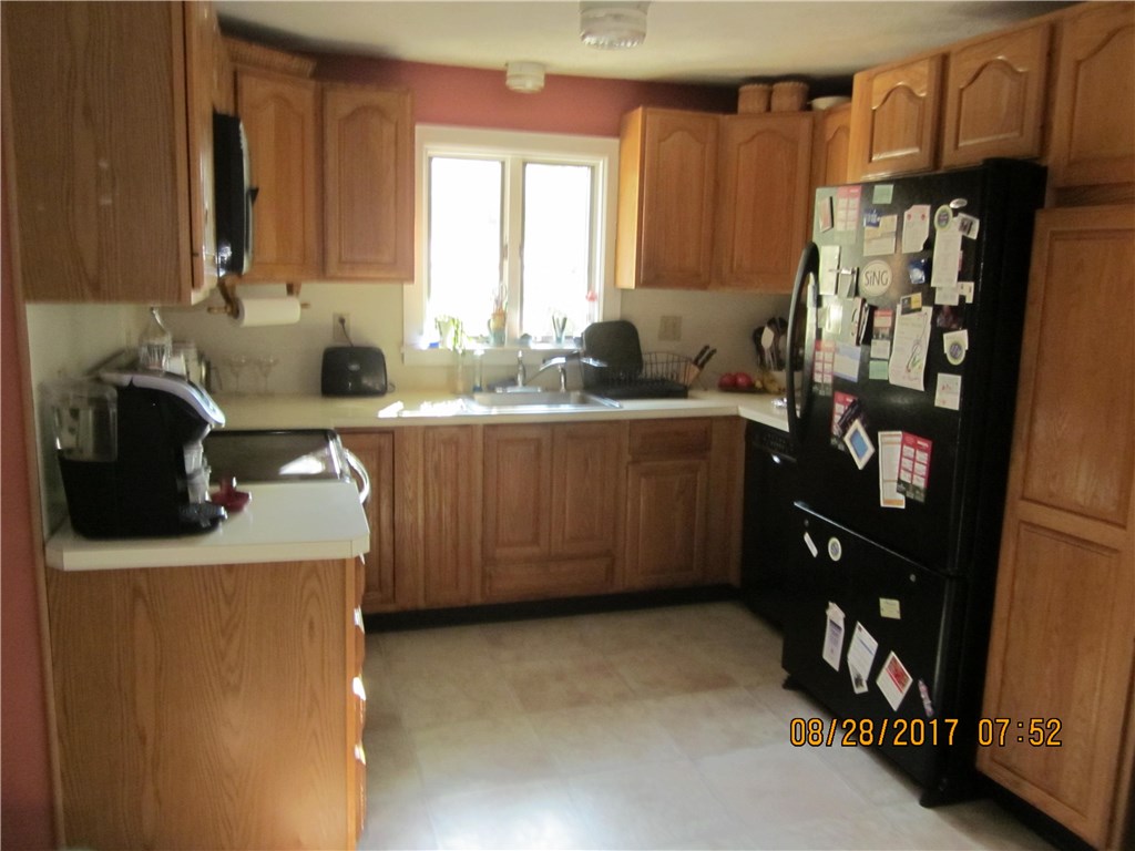 136 Poplar Street Woonsocket, RI 02895 - Photo 10 of 27 Gallery Image 10