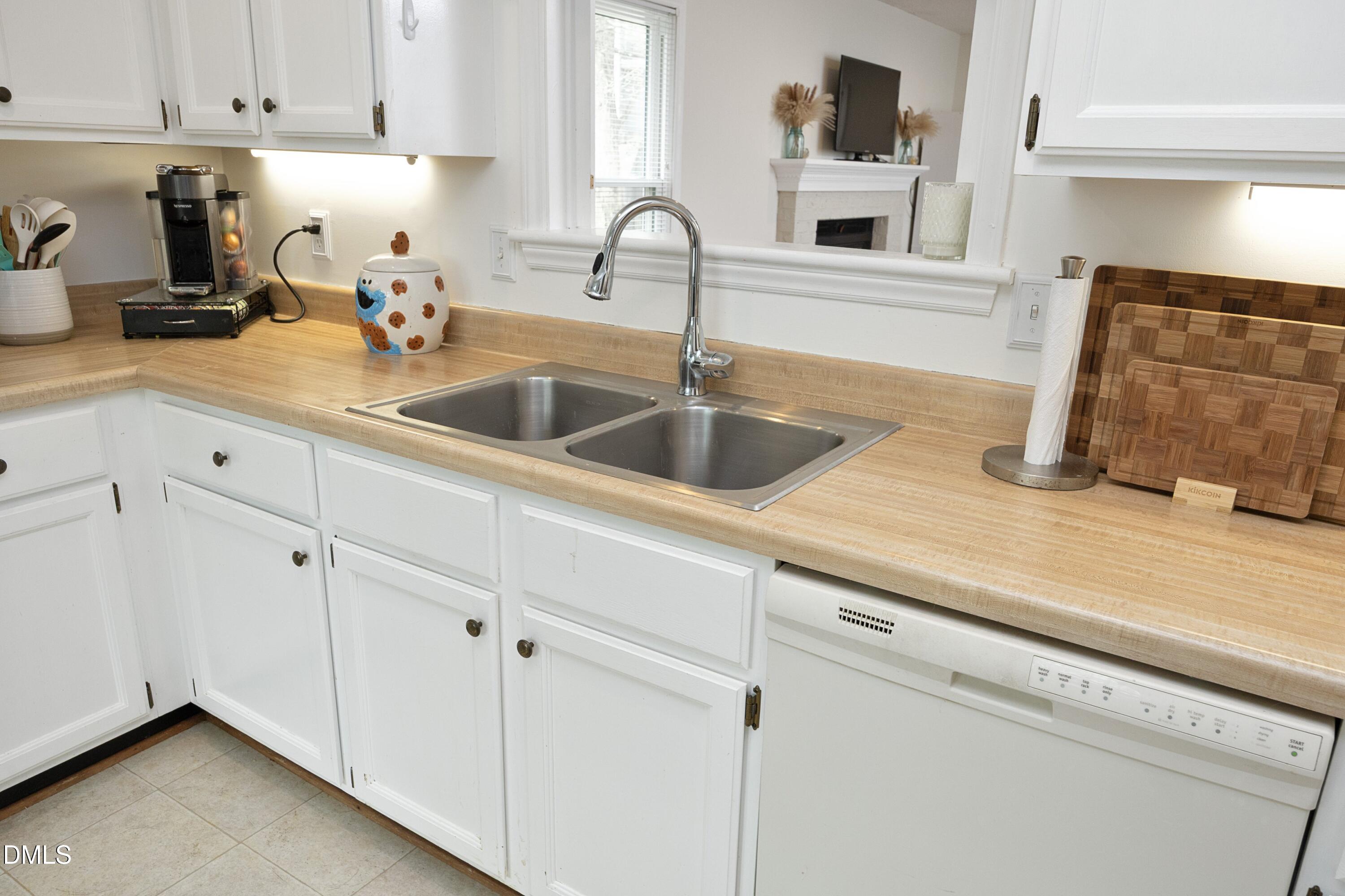 1507 Nature Court Raleigh, NC 27609 - Photo 10 of 30 07Kitchen