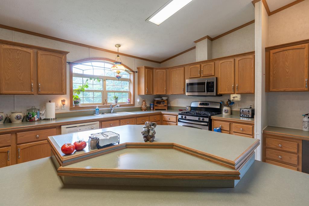 9606 Sugar Grove Road Huntingdon, PA 16652 - Photo 9 of 37 Gallery Image 9