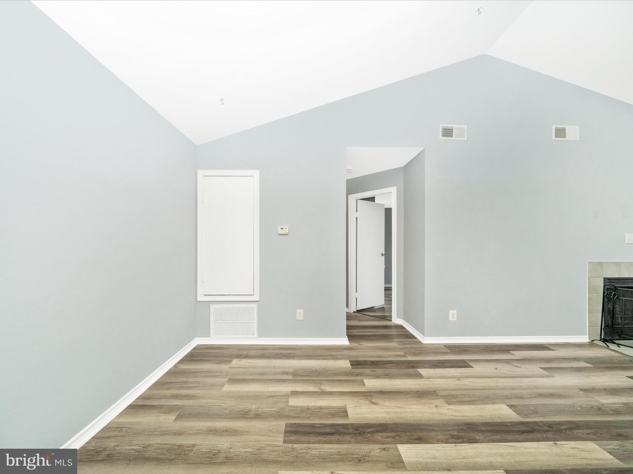 9907 Boysenberry Way, Unit 11042 Gaithersburg, MD 20879 - Photo 16 of 48 Dining Area