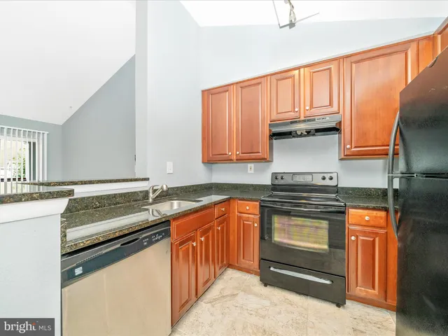 $167,500 | 9907 Boysenberry Way, Unit 11042, Gaithersburg, MD 20879