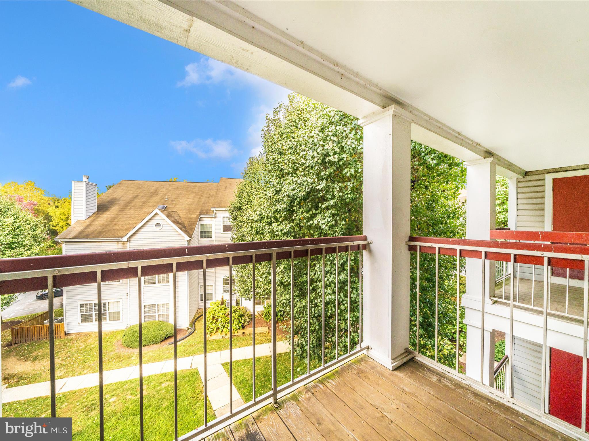 9907 Boysenberry Way, Unit 11042 Gaithersburg, MD 20879 - Photo 37 of 48 Deck