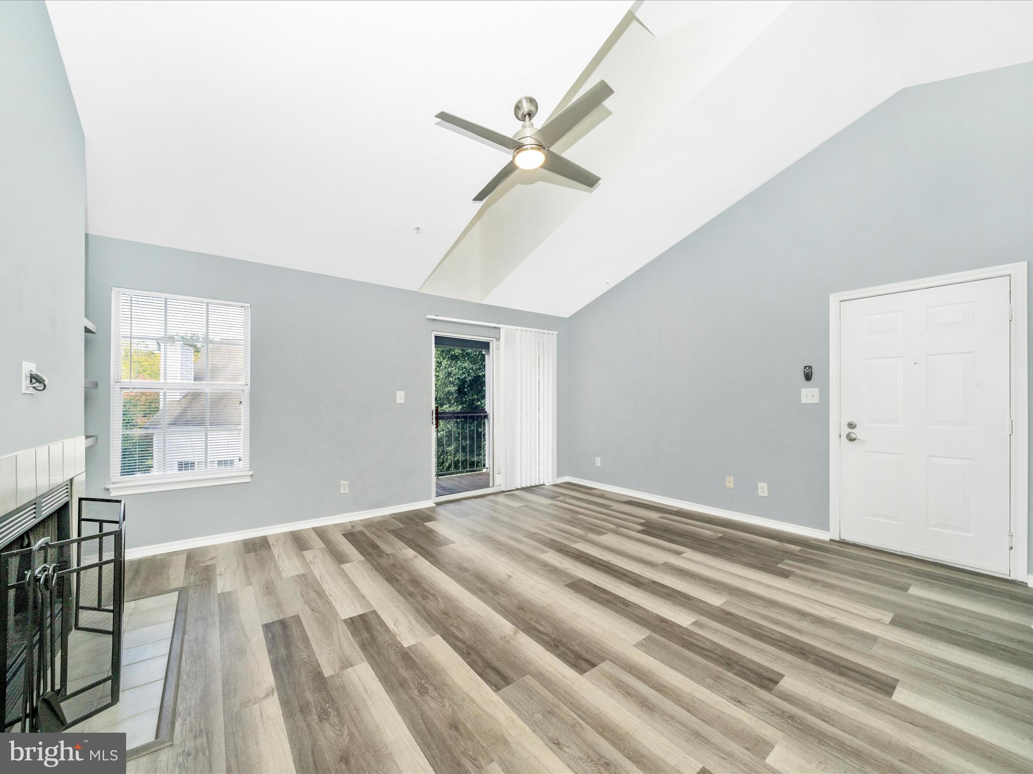 9907 Boysenberry Way, Unit 11042 Gaithersburg, MD 20879 - Photo 9 of 48 Living Room