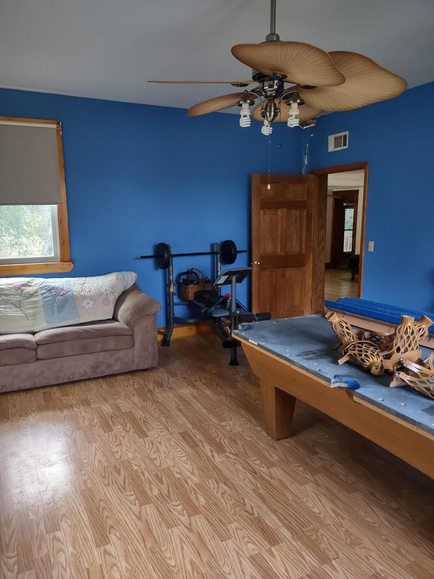 10419 Caney Valley Road Bristol, VA 24202 - Photo 16 of 37 Additional Room