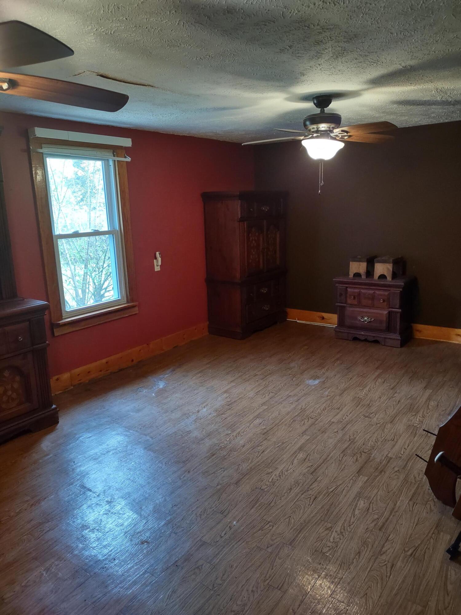 10419 Caney Valley Road Bristol, VA 24202 - Photo 20 of 37 Bedroom 1