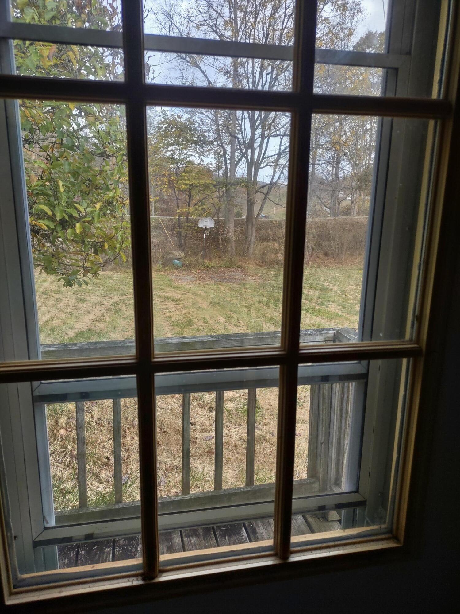 10419 Caney Valley Road Bristol, VA 24202 - Photo 23 of 37 Door outside off Bedroom 2