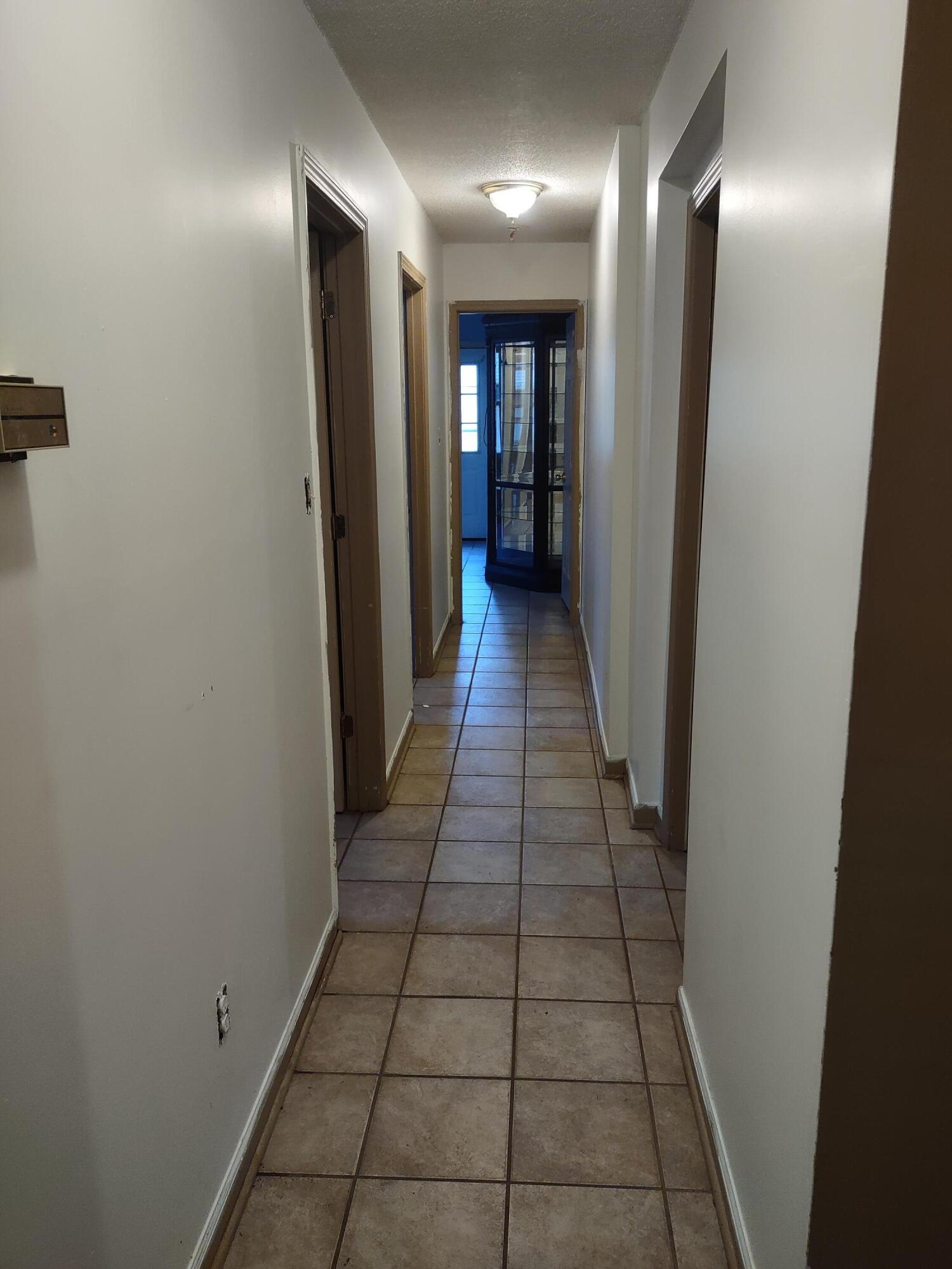 10419 Caney Valley Road Bristol, VA 24202 - Photo 30 of 37 Hallway near back of house