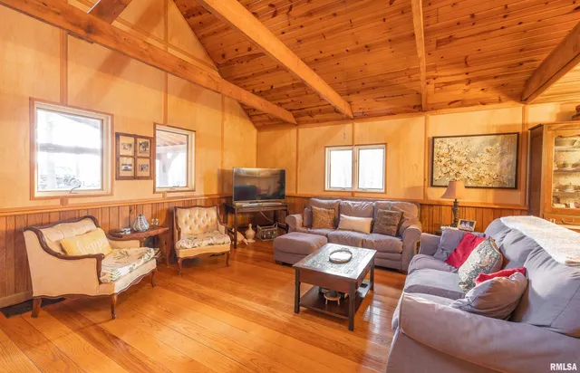 $690,000 | 15247 Laminack Road, Carterville, IL 62918