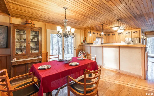 $690,000 | 15247 Laminack Road, Carterville, IL 62918