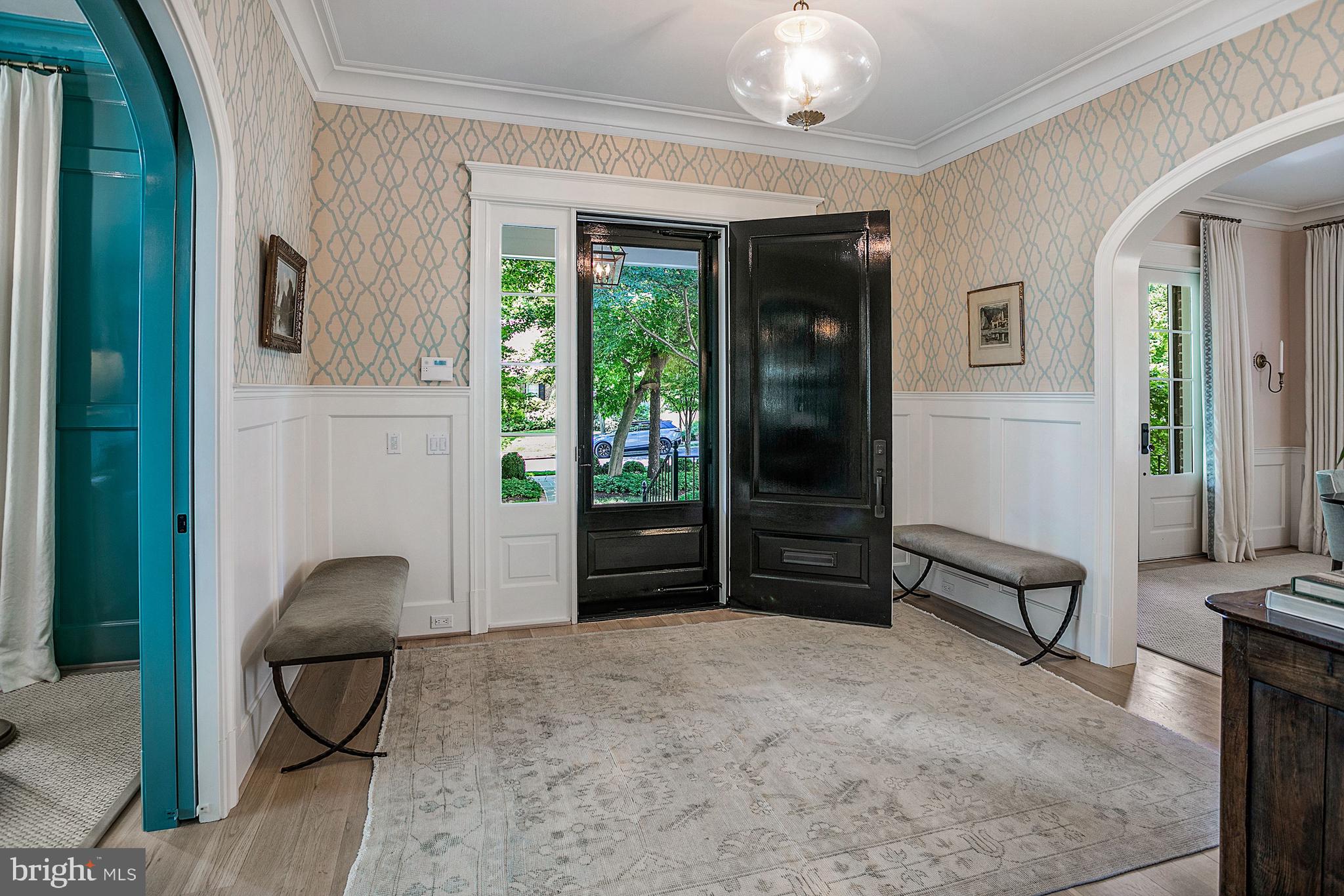 1813 Hoban Road Northwest Washington, DC 20007 - Photo 4 of 52 Foyer