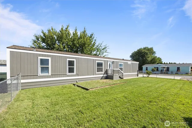 $99,900 | 677 Lonetree Lane, Richland, WA 99352