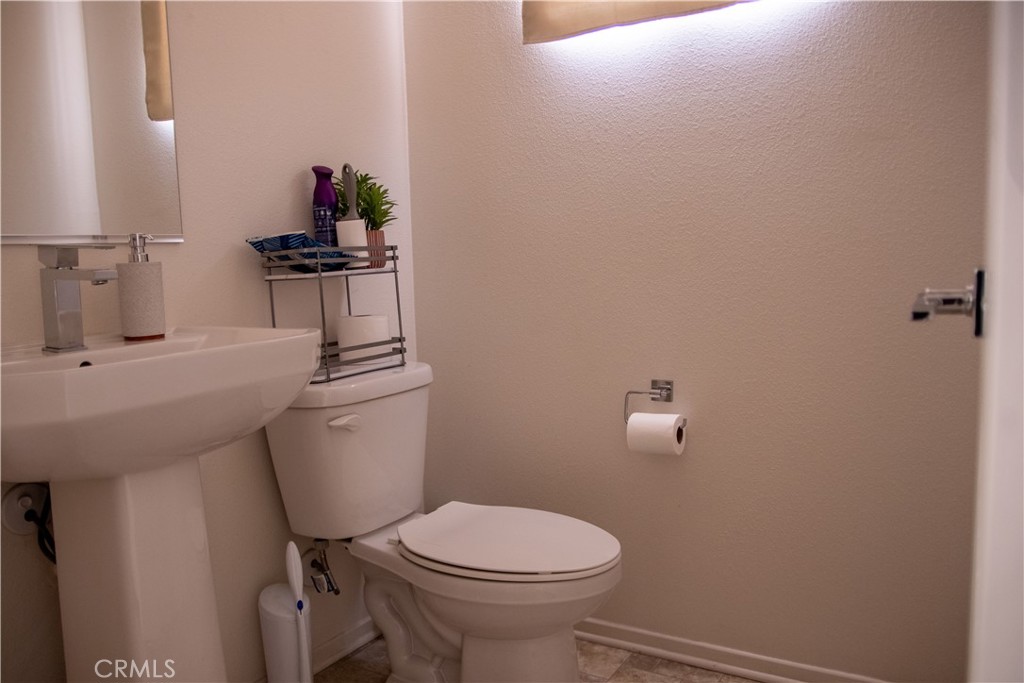1766 Park Place Riverside, CA 92501 - Photo 12 of 37