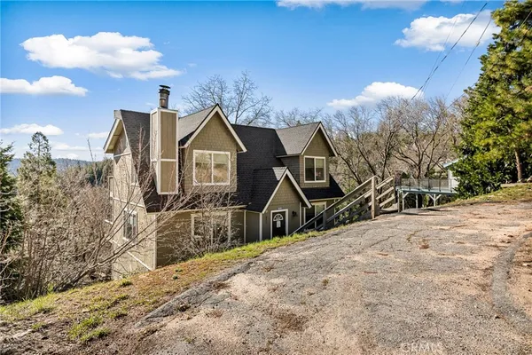 $489,000 | 971 Nadelhorn Drive, Lake Arrowhead, CA 92352