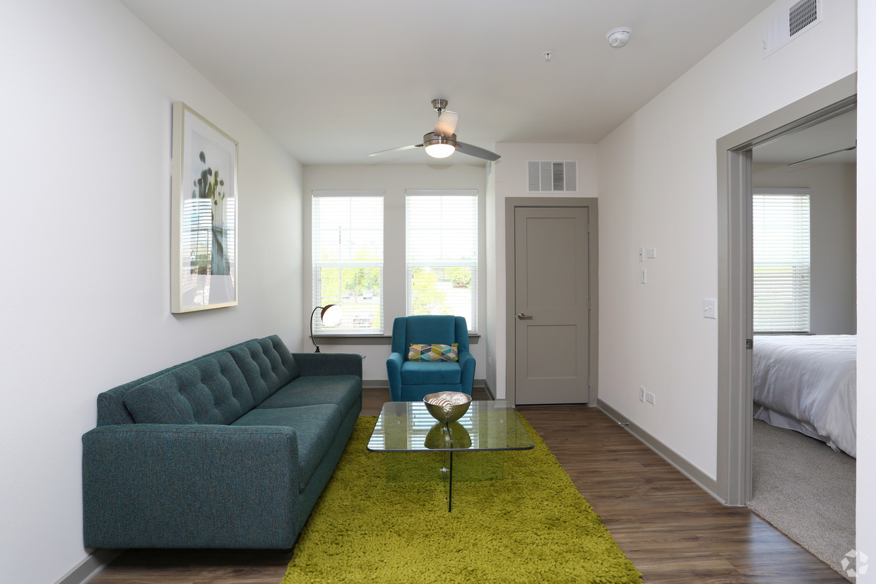 690 East Algonquin Road, Unit 3312 Schaumburg, IL 60173 - Photo 3 of 22