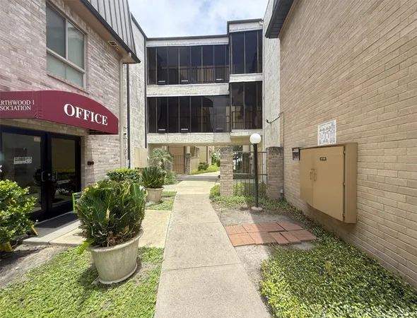 $1,790 | 8523 Hearth Drive, Unit 1934, Houston, TX 77054