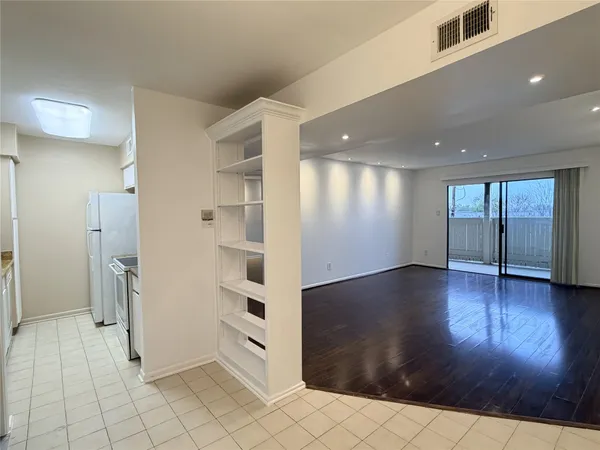 $1,790 | 8523 Hearth Drive, Unit 1934, Houston, TX 77054