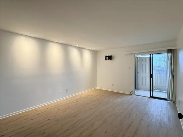 $1,790 | 8523 Hearth Drive, Unit 1934, Houston, TX 77054